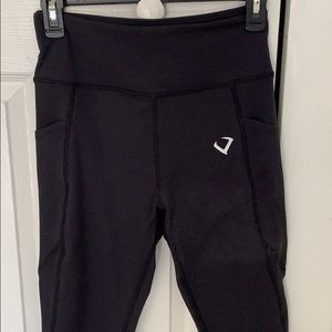 Violate the dresscode pocket leggings size medium
